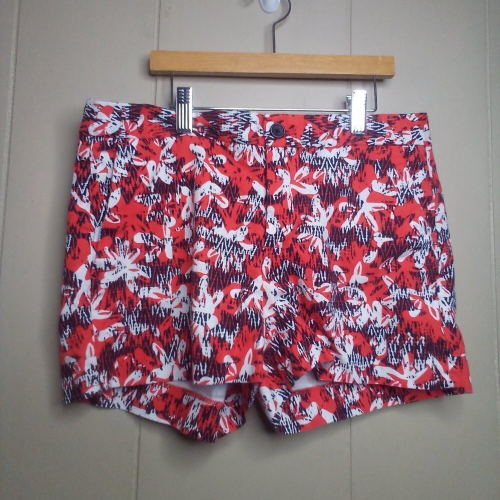 Banana Republic Shorts 6 Chino Patterned Red Blue White